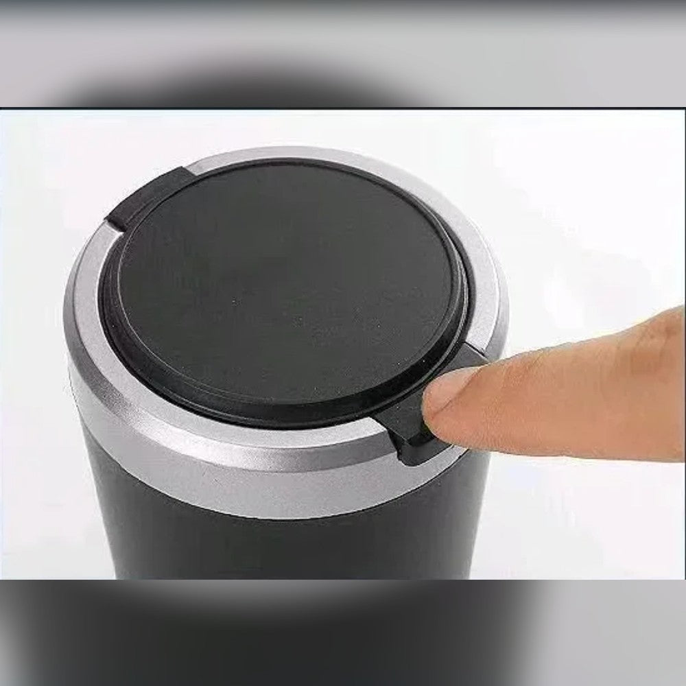 Eén druk op de knop opent het deksel