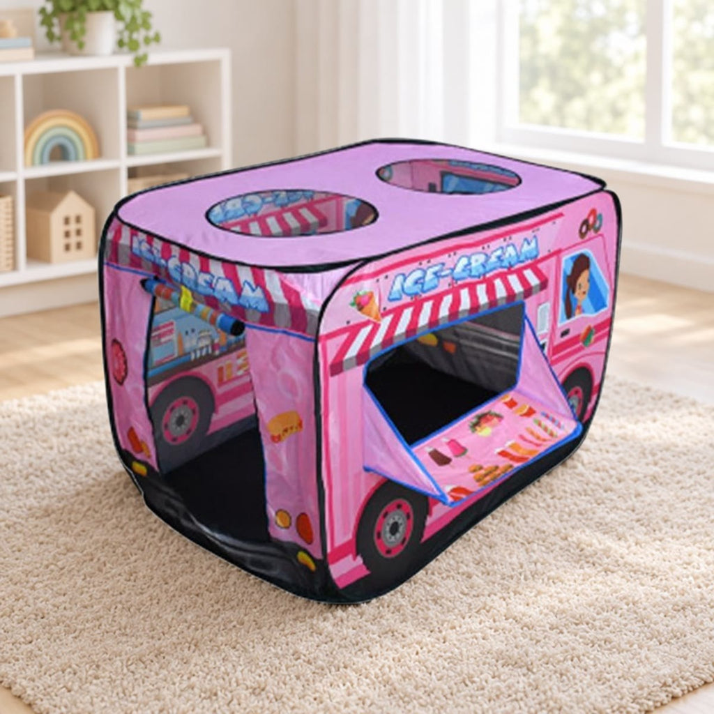 Roze speeltent in de vorm van een ijscowagen op een vloerkleed in een kinderkamer
