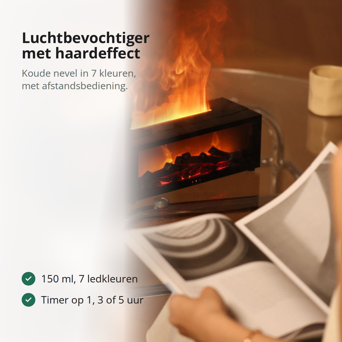 Luchtbevochtiger met haardeffect op tafel, oranje nevelvlam naast iemand die leest