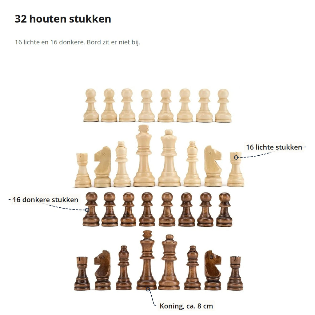32 houten schaakstukken in rijen, met aanduidingen: lichte stukken, donkere stukken en de koning van ca. 8 cm