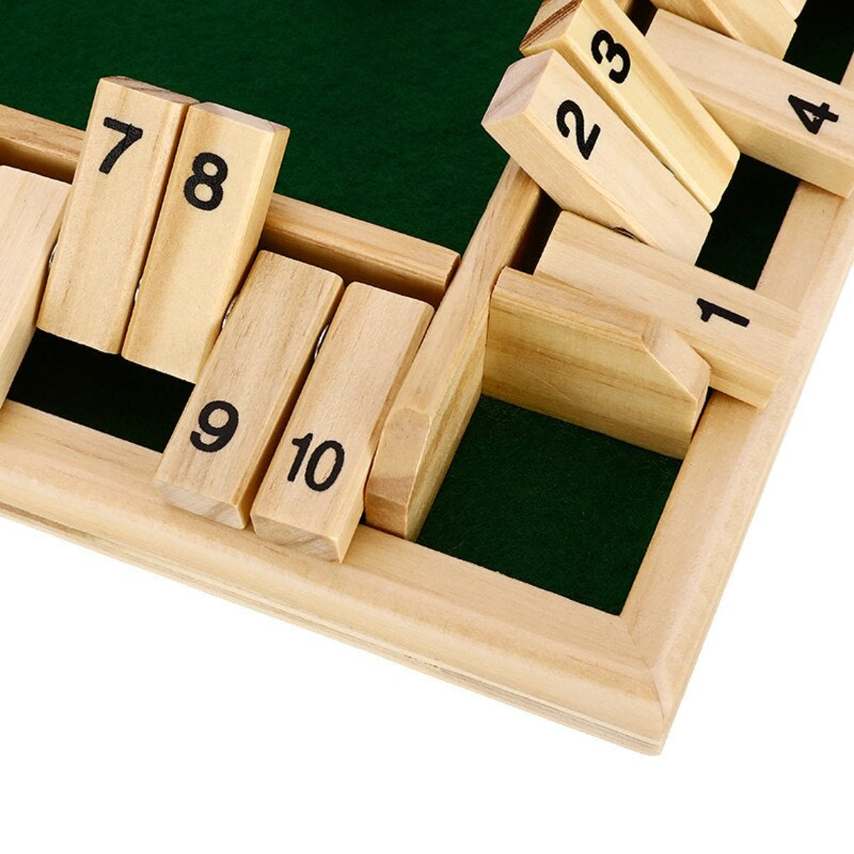Close-up van de houten kleppen met de cijfers 7, 8, 9 en 10, een paar dicht en een paar open