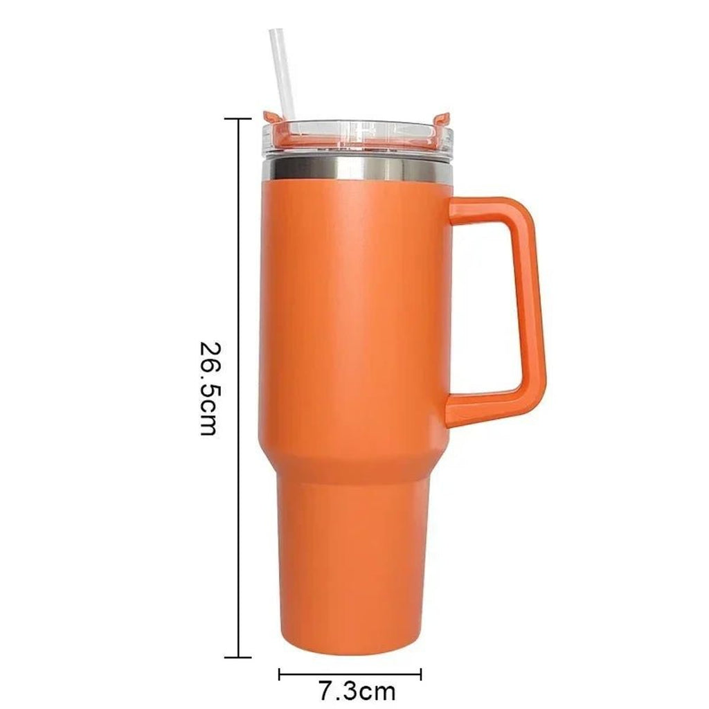 Maatschets van de beker in oranje: 26,5 cm hoog en 7,3 cm diameter onderaan