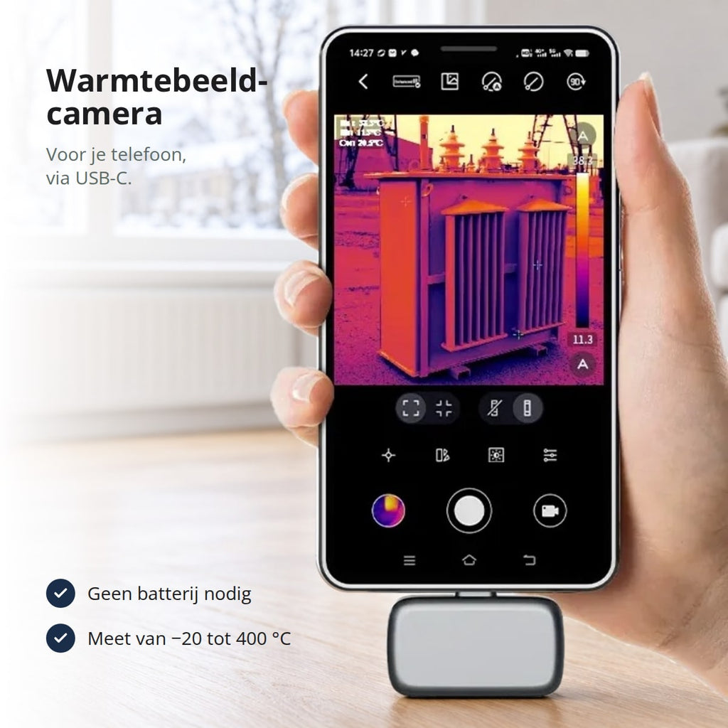 Warmtebeeldcamera in de USB-C-poort van een telefoon, met een warmtebeeld in de app